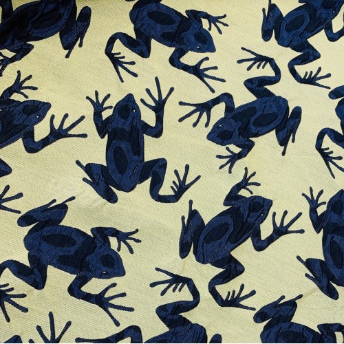 Жаккард с синими лягушками на бледно-желтом фоне