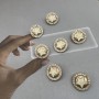 Пуговицы металлические золотистые матовые со звездой и мелкими стразами, 18 мм