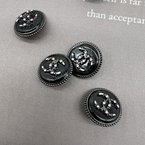 Пуговицы темное серебро с чёрным перламутром, декорированы мелкими стразами, 23 мм