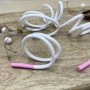 Шнурок трикотажный кругловязаный белый с прорезиненными наконечниками розового цвета