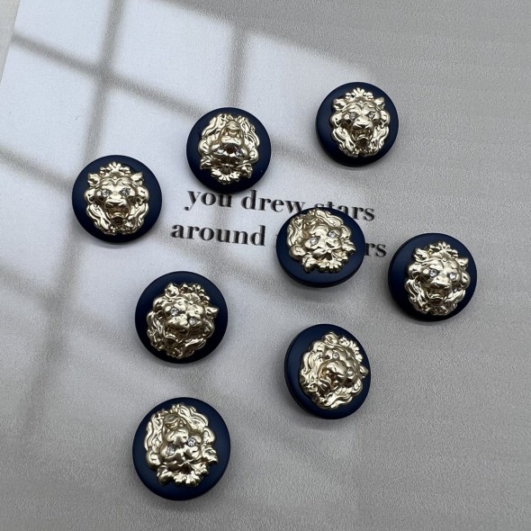 Пуговицы пластик темно-синие с золотистыми львами, 23 мм