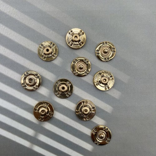 Кнопки пришивные, золотистый металл, 18 мм